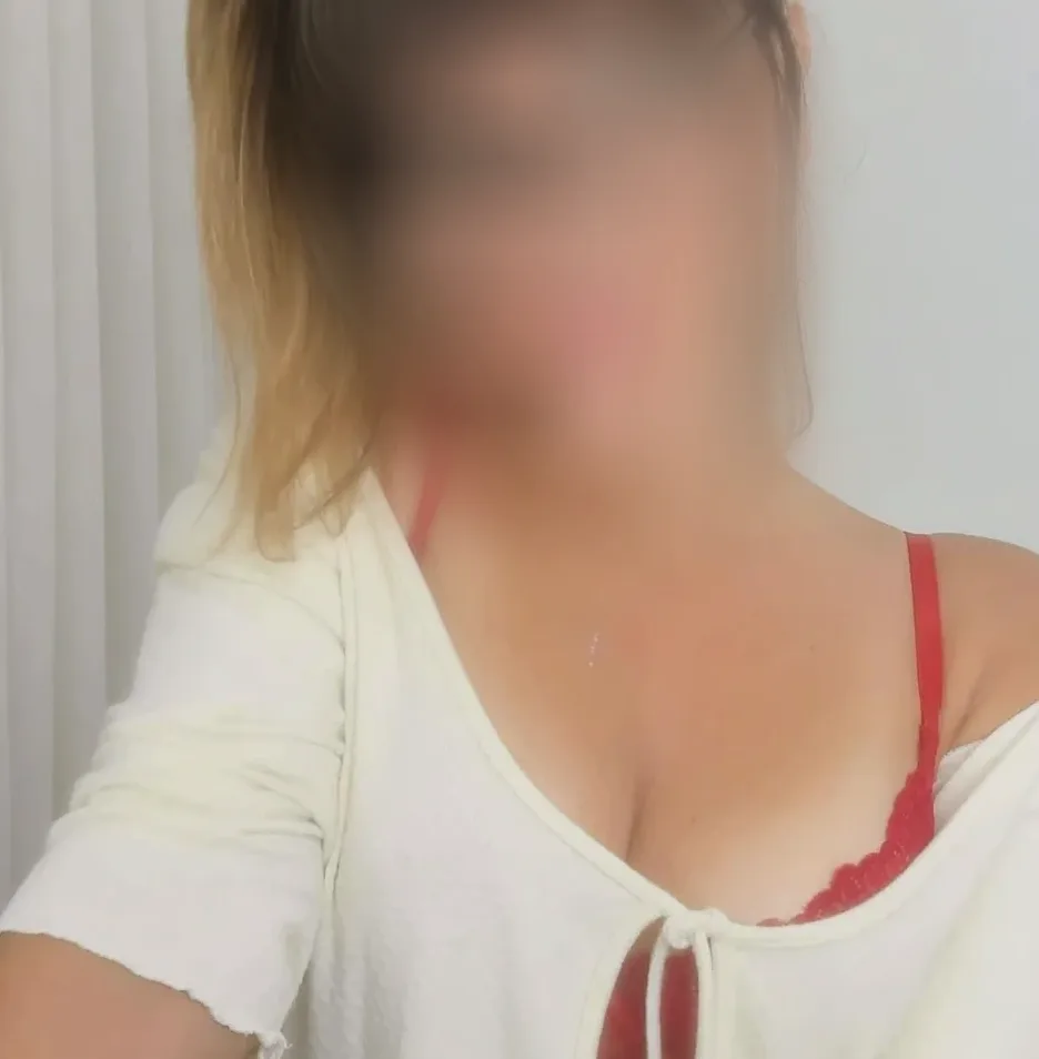 Anna, 28