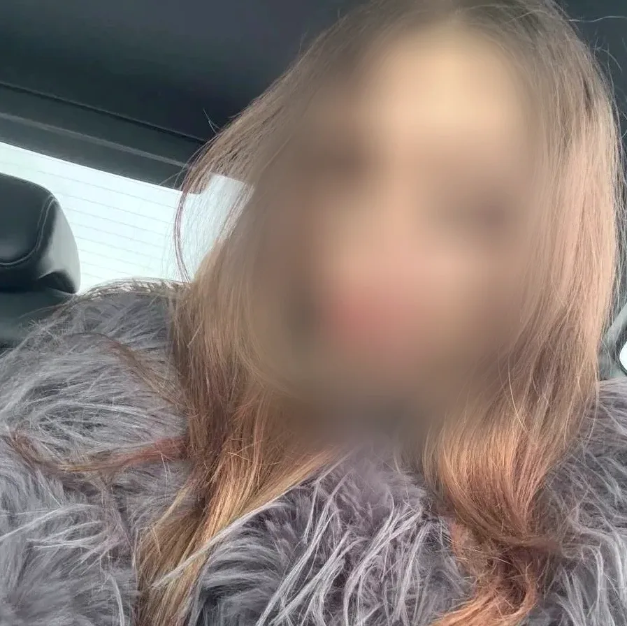 Corinna, 19