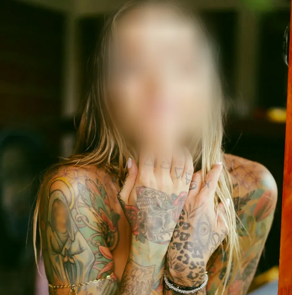 Daniela, 36