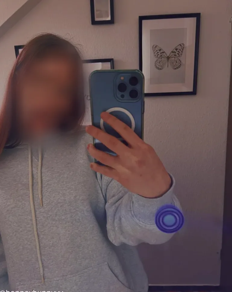 Hanna, 25