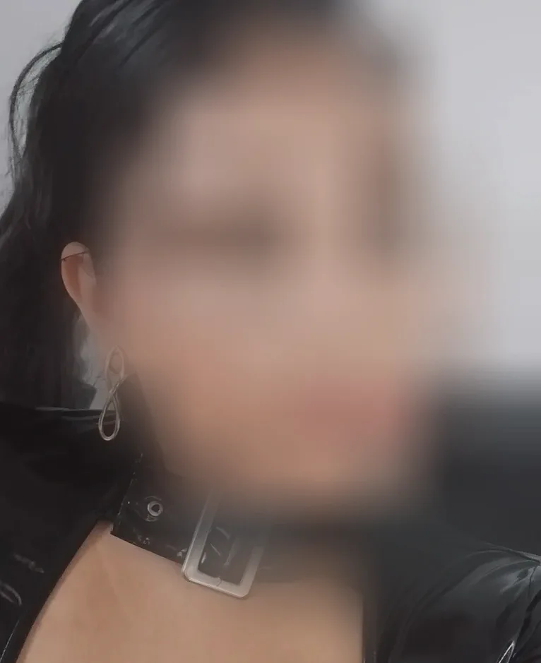 Valentina, 35
