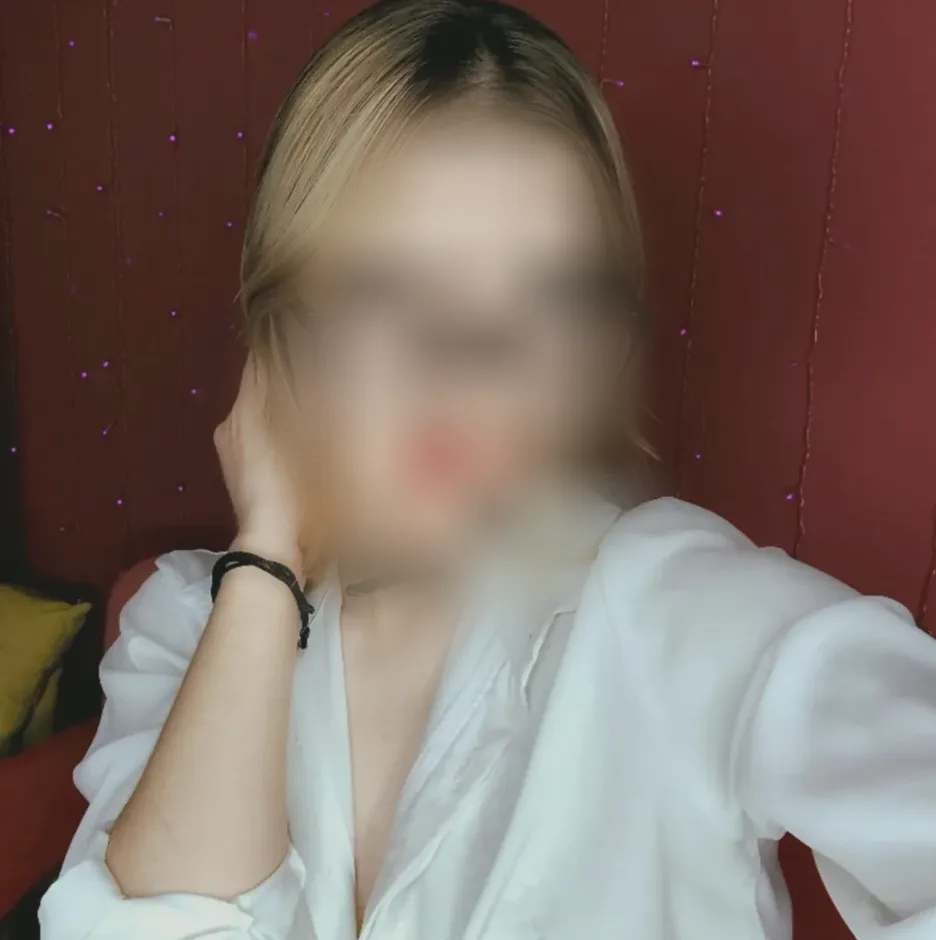 Valerie, 22